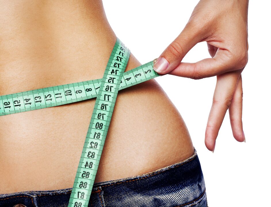 Sa ketosis, ang proseso ng pagproseso ng mga taba ay nagsisimula at ang isang tao ay nagsisimulang mawalan ng labis na pounds.